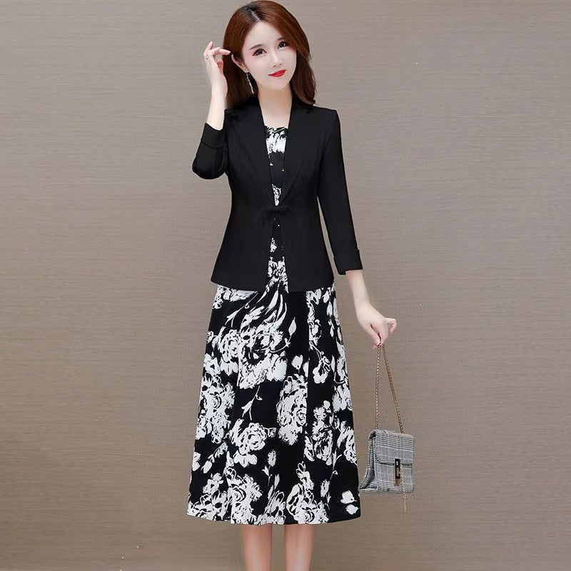 Veste et une jupe assortie pour femme